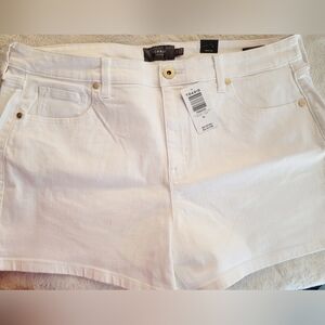 Torrid White Denim Jean Shorts Fitted Mid-Rise